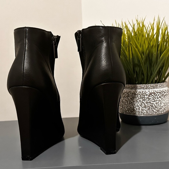 !SOLD!-Wedge booties - Picture 2 of 7